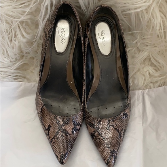 Animal Print is IN! Alfani Snakeskin Heels 👠 ❤️ - Picture 5 of 5